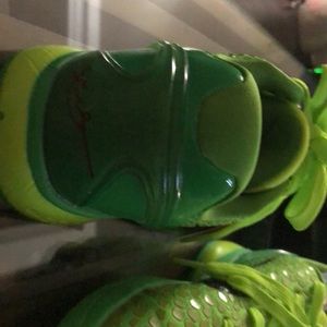 Kobe 6 Protro Grinch Men’s size 8.5